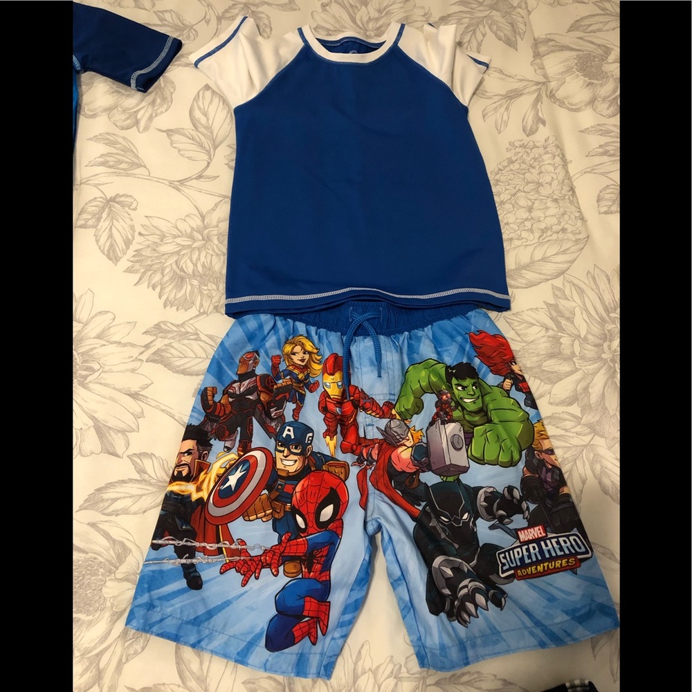Marvels shorts and wonder nation shirt size 5T